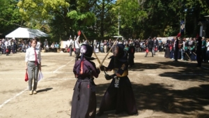 神社で剣道